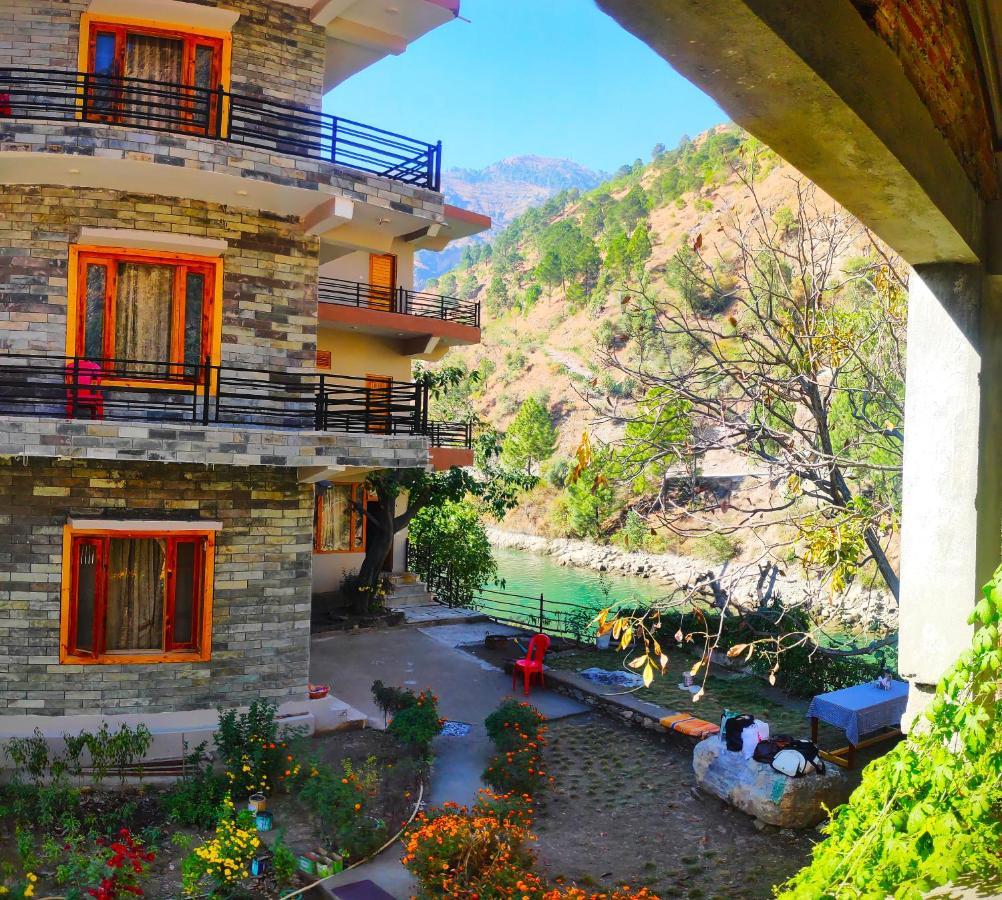 Tirthan Grand Riverside Banjār Exteriér fotografie