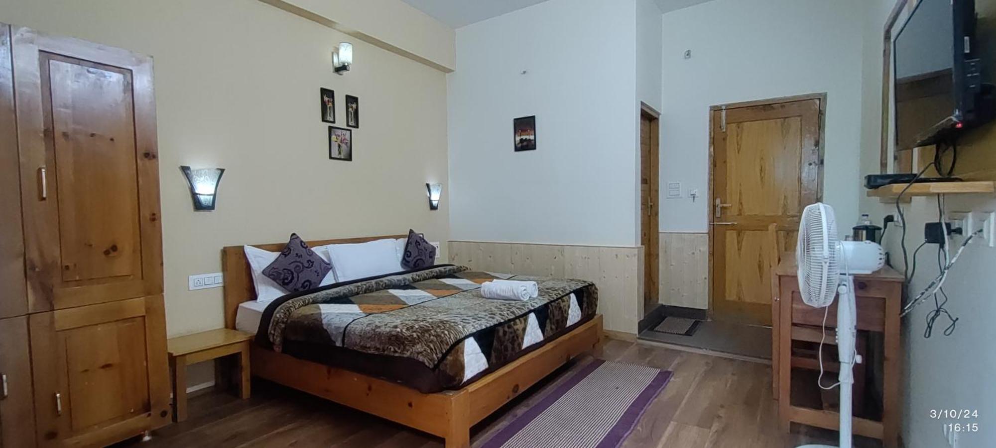 Tirthan Grand Riverside Banjār Exteriér fotografie