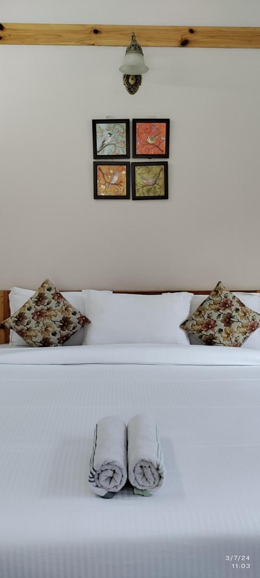 Tirthan Grand Riverside Banjār Exteriér fotografie